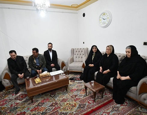 دیدار رئیس دانشگاه ارومیه با خانواده شهید شایان قاسم پور