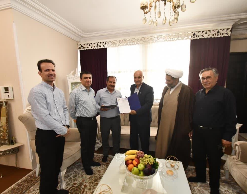 دیدار از خانواده جانباز و آزاده سرافراز مسلم مختاری به مناسبت بازگشت آزادگان به میهن