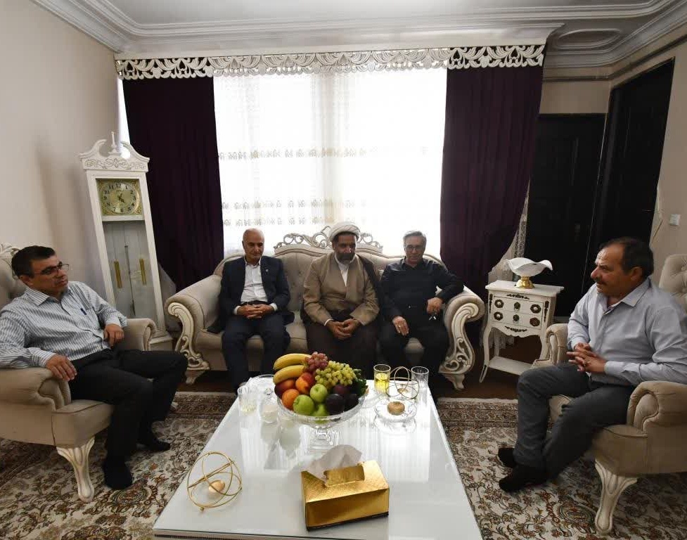 دیدار از خانواده جانباز و آزاده سرافراز مسلم مختاری به مناسبت بازگشت آزادگان به میهن