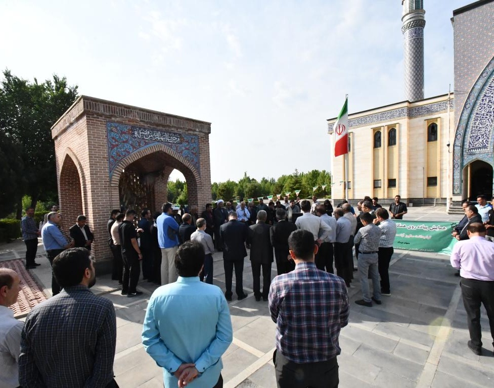 همایش بزرگ پیاده روی همکاران و غبار روبی مزار شهدای گمنام دانشگاه ارومیه بمناسبت سالروز آزاد سازی خرمشهر