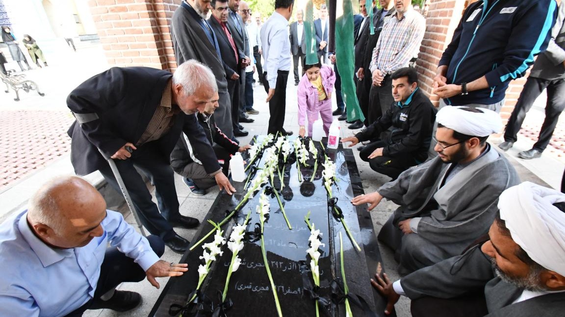 همایش بزرگ پیاده روی همکاران و غبار روبی مزار شهدای گمنام دانشگاه ارومیه بمناسبت سالروز آزاد سازی خرمشهر